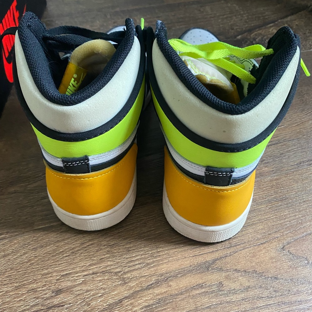 Jordan 1 high “volt gold” - Picture 2 of 6